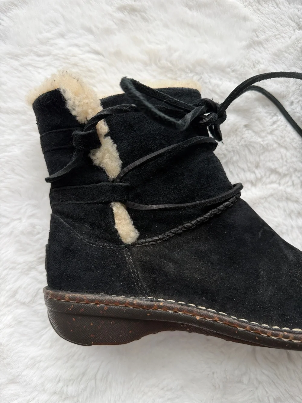 UGG Caspia Shearling Winter Ankle Boot Black Suede S/N 3335 size 9